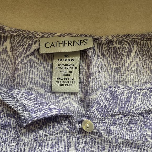 Catherines Shirt Women 1X 18/20W Purple Geometric Print Flowy Lightweight Top - Picture 4 of 9